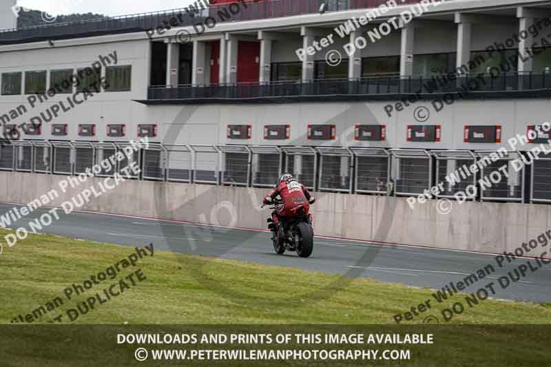 cadwell no limits trackday;cadwell park;cadwell park photographs;cadwell trackday photographs;enduro digital images;event digital images;eventdigitalimages;navarra;no limits trackdays;peter wileman photography;racing digital images;trackday digital images;trackday photos
